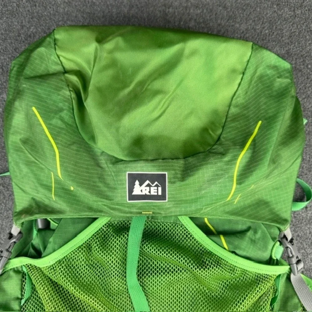 REI Flash 45 Men's Medium Hiking Backpack Green Lightweight Internal Frame Pack